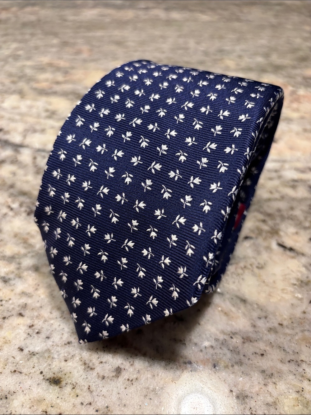 Like New 📈 ETON Jacquard Silk Navy & Silver Floral Print Contemporary Cut Tie